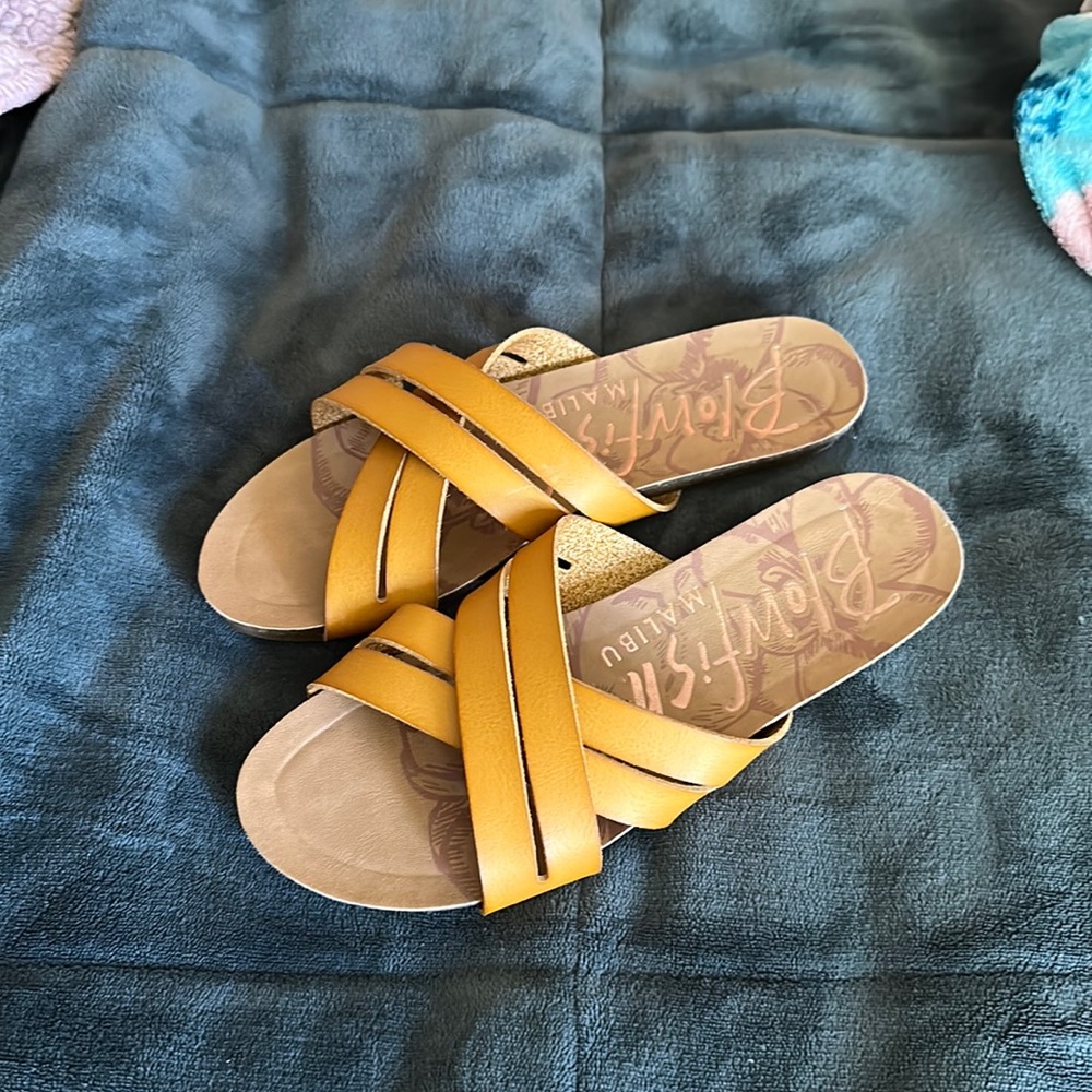 Blowfish Malibu sandals size 6.5 gold New